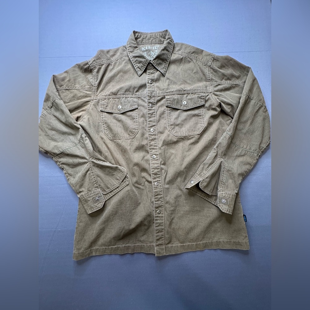 Kuhl Long Sleeve Button Up Men’s Large Shirt Brown Double Pockets Medium #1136